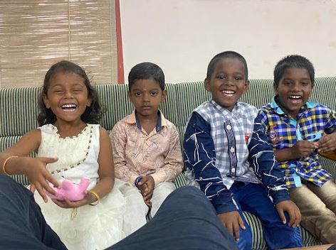  UNE ANNEE SCOLAIRE EN DEUX MOIS DE COURS (Mala India )