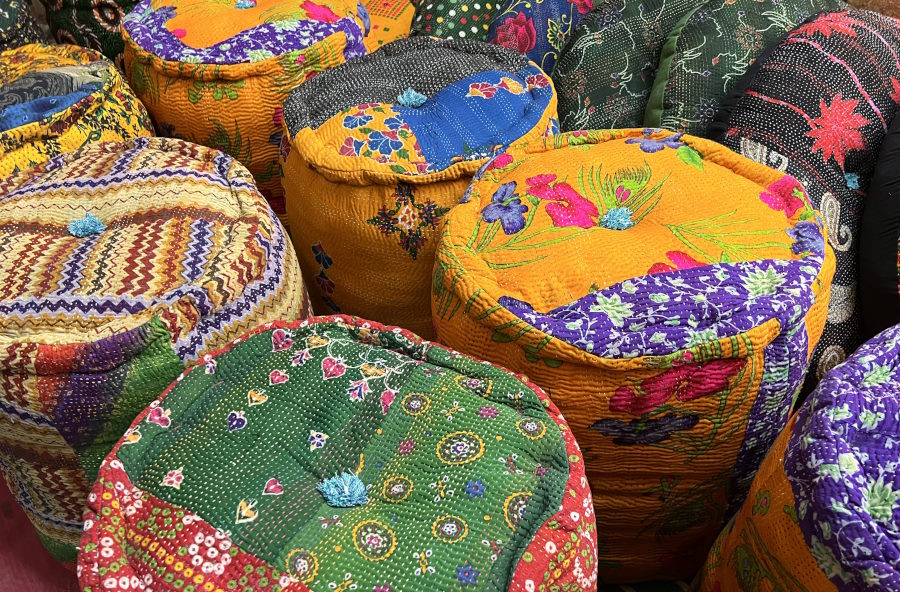 Pouf en tissu Gudri 