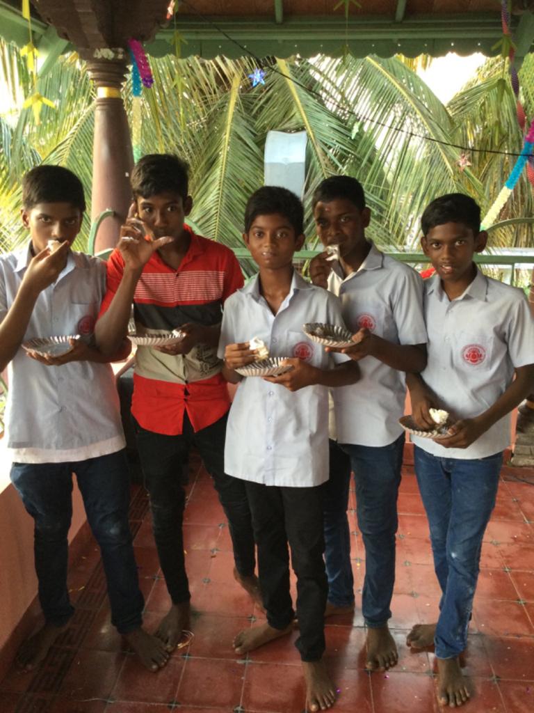  ENFIN la vie à la Gandhiji School a repris son cours normal… (Mala India )