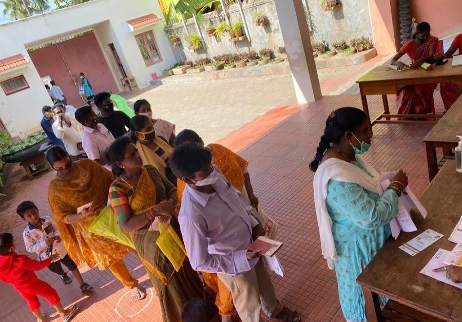  Une longue, très longue attente (Mala India )