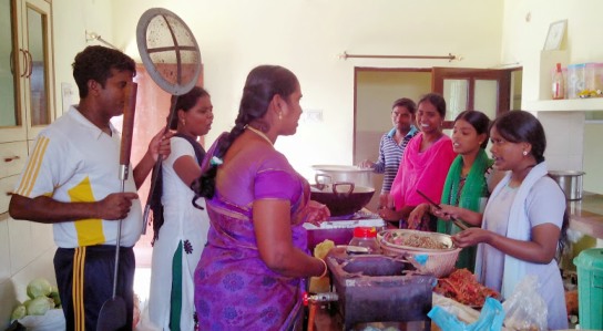  DIMANCHE 23 FEVRIER, L'INAUGURATION DE APNA GHAR (Mala India )